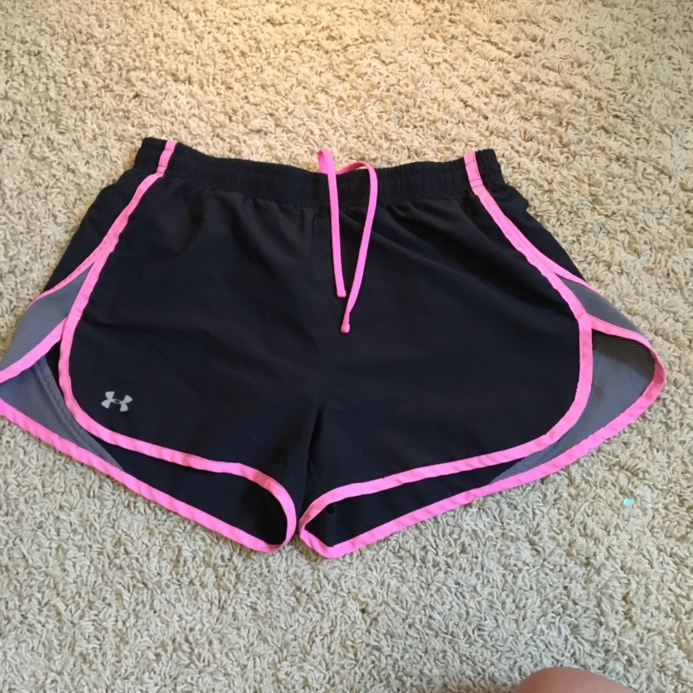 UNDER ARMOUR SHORTS